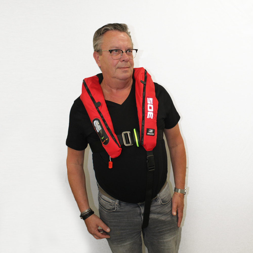 Baltic Legend 305N gilet de sauvetage automatique rouge avec harnais 3